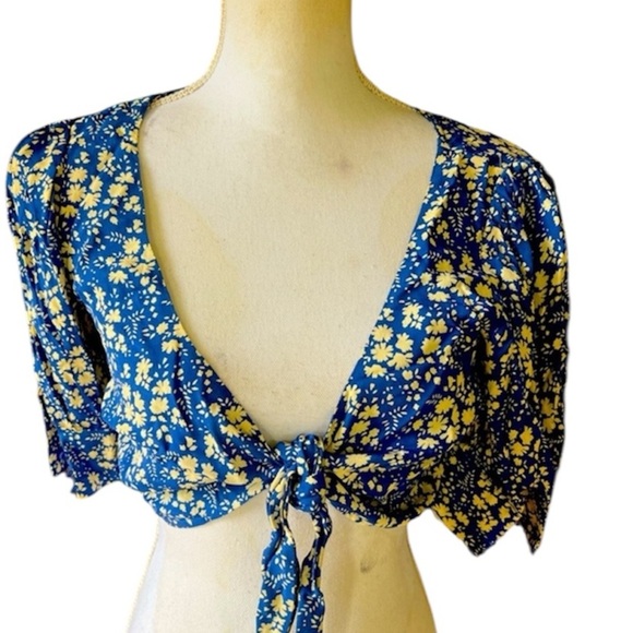 For the Love & Lemons ladies crop top Small blue floral tie front brand new - Picture 1 of 12